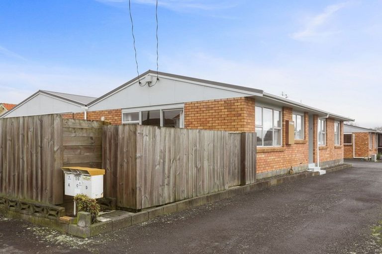 Photo of property in 10a Chilman Street, Strandon, New Plymouth, 4312