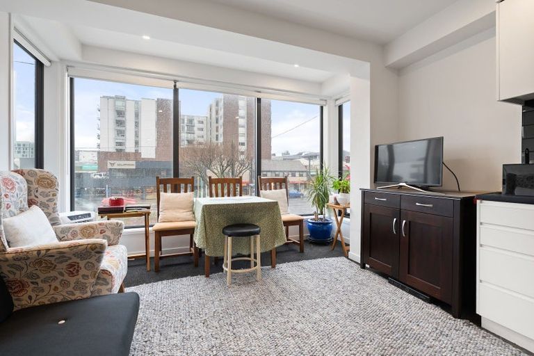 Photo of property in Alpha Apartments, 204/4 Elizabeth Street, Mount Victoria, Wellington, 6011