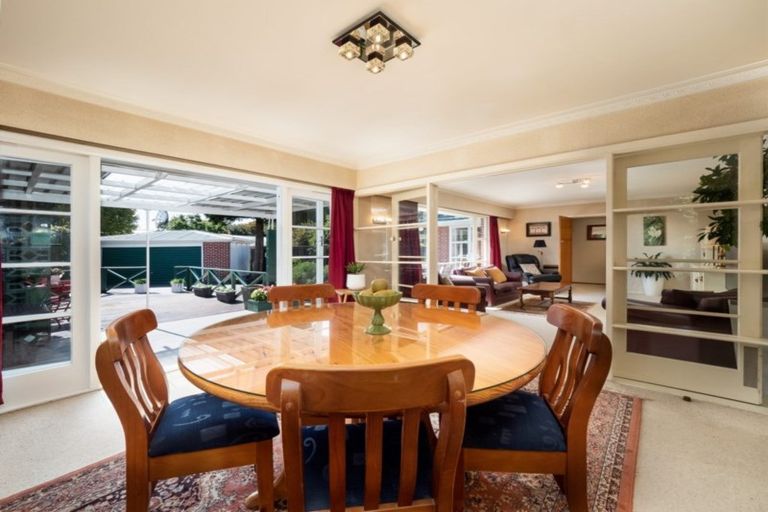 Photo of property in 18 Ilfracombe Place, Burnside, Christchurch, 8053