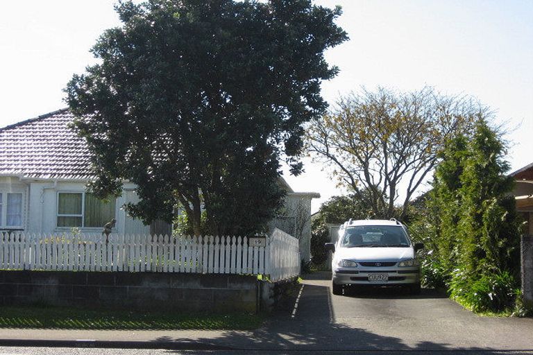 Photo of property in 19 Upjohn Street, Brooklands, New Plymouth, 4310