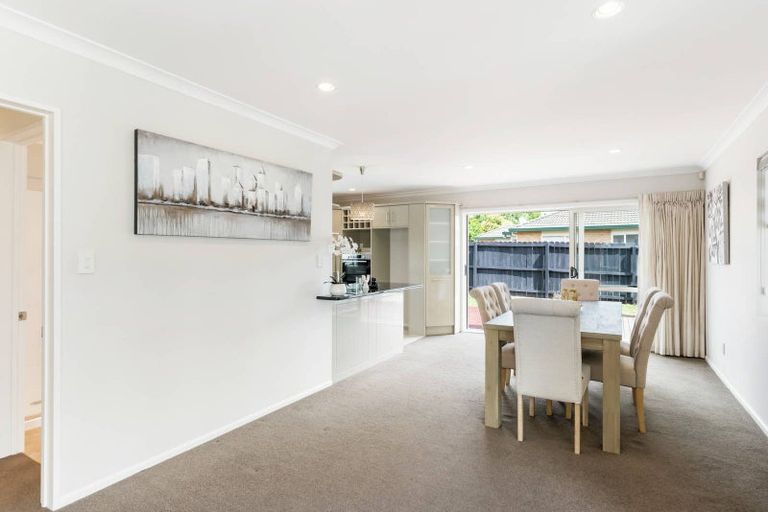 Photo of property in 30 Erne Crescent, East Tamaki, Auckland, 2016