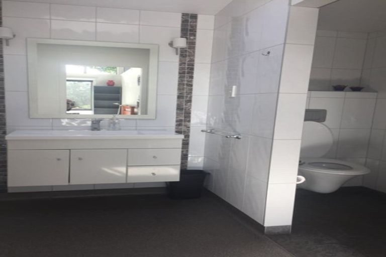 Photo of property in 74 Princes Street, Northcote Point, Auckland, 0627