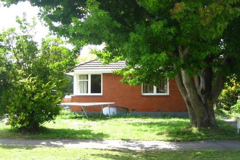 Photo of property in 18 Leicester Crescent, Hoon Hay, Christchurch, 8025