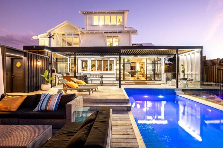 Photo of property in 120 Pendarves Street, New Plymouth, 4312