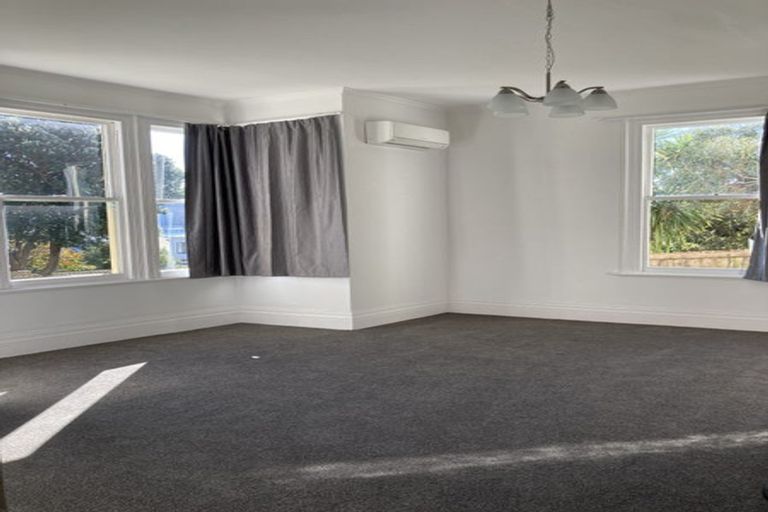 Photo of property in 11 Brougham Street, Mount Victoria, Wellington, 6011