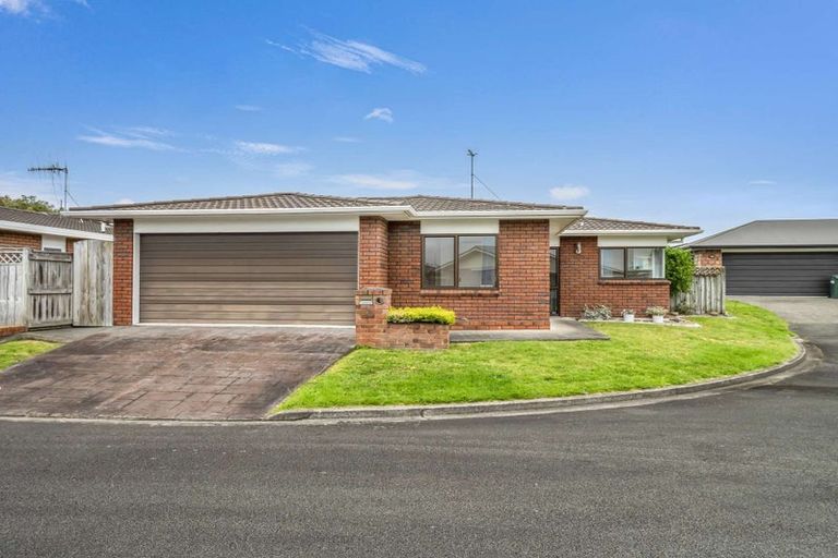 Photo of property in 1 Loader Place, Tawhero, Whanganui, 4501