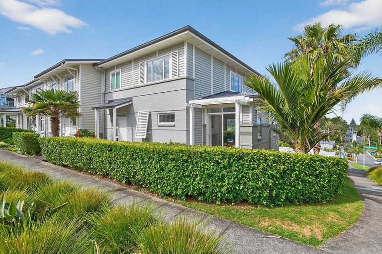 Photo of property in 60 Landmark Terrace, Orewa, 0931