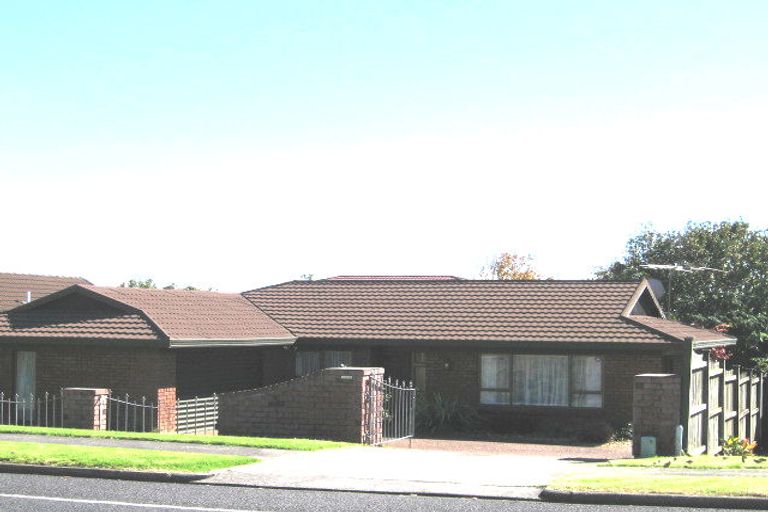 Photo of property in 114 Hutchinsons Road, Bucklands Beach, Auckland, 2014