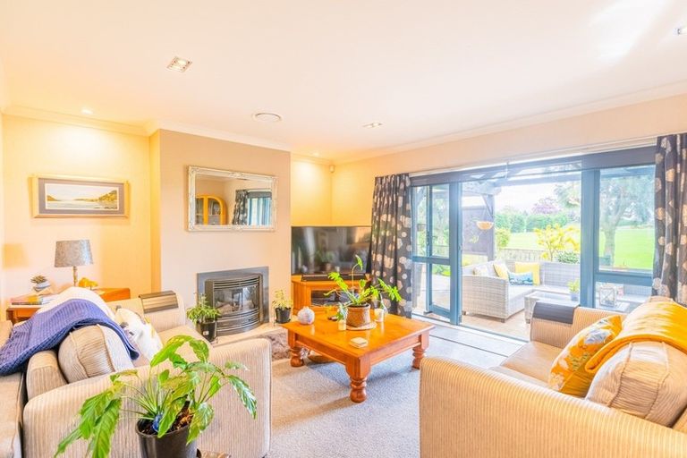 Photo of property in 54 Realm Drive, Paraparaumu, 5032