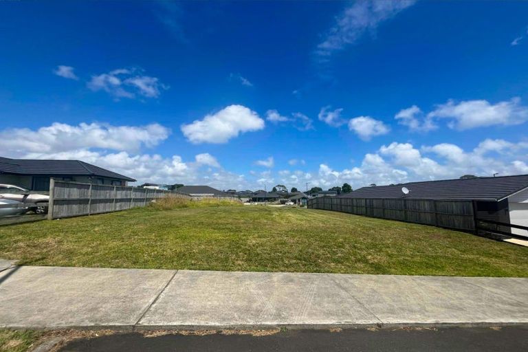 Photo of property in 9 Waikohi Avenue, Glenbrook, 2681