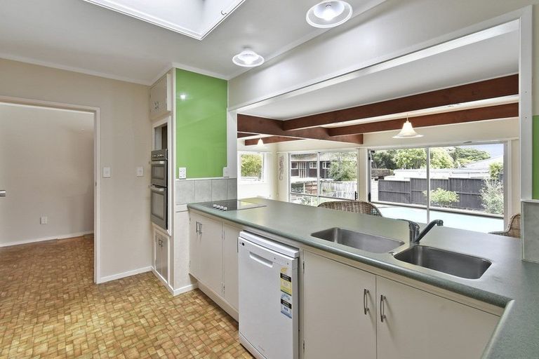 Photo of property in 18 Freshney Place, Hillpark, Auckland, 2102