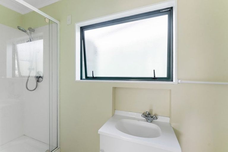 Photo of property in 28 Drake Street, Waikawa Beach, Levin, 5573