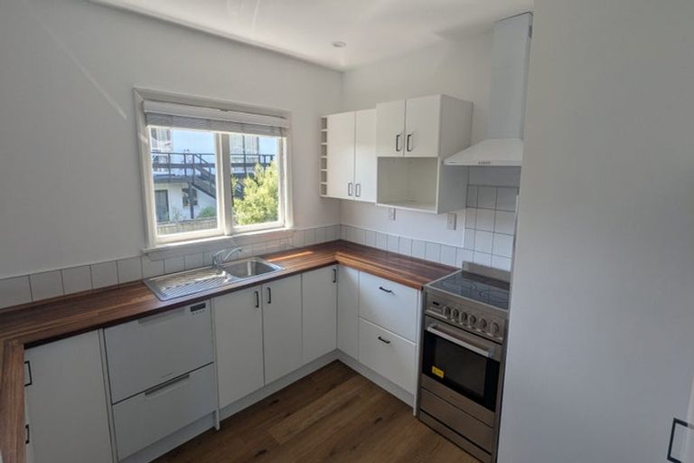 Photo of property in 2/7 Leonard Place, Saint Martins, Christchurch, 8022