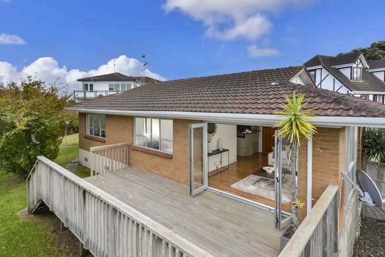 Photo of property in 2/148 Arran Road, Browns Bay, Auckland, 0630