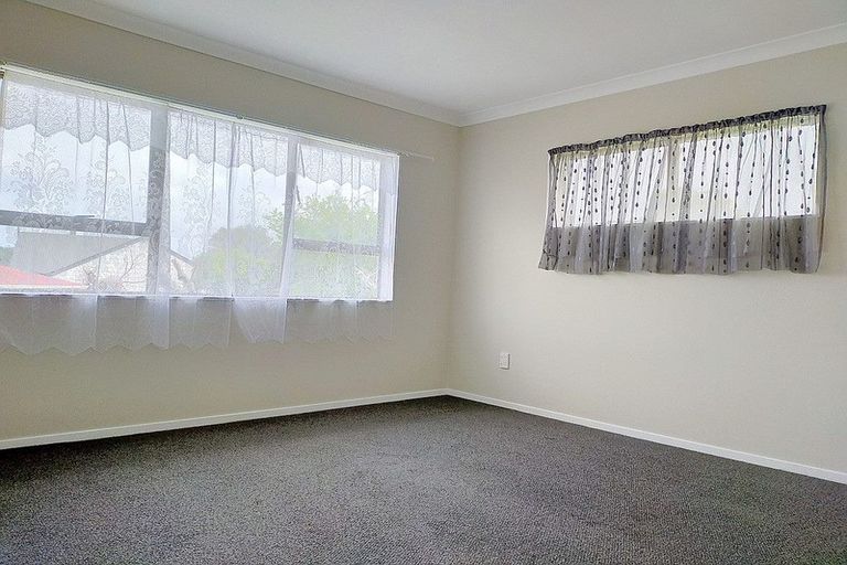 Photo of property in 25 Moncrieff Avenue, Clendon Park, Auckland, 2103