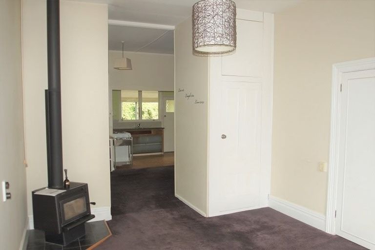 Photo of property in 21 Defoe Place, Waltham, Christchurch, 8023