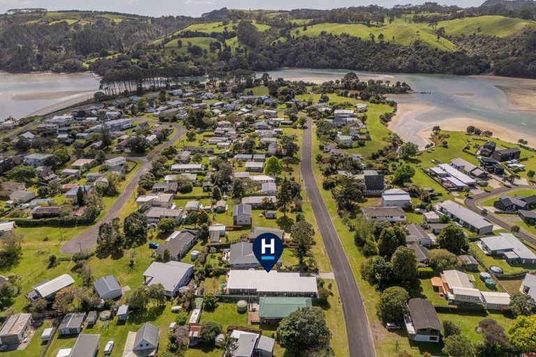 Photo of property in 36 Oyster Drive, Cooks Beach, Whitianga, 3591