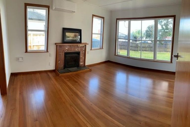 Photo of property in 1/85 Taikata Road, Te Atatu Peninsula, Auckland, 0610
