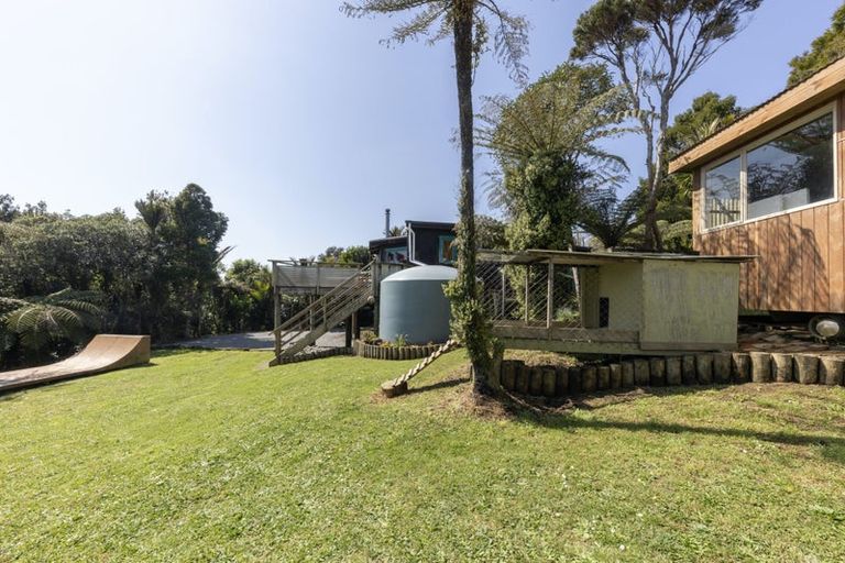 Photo of property in 86 Anawhata Road, Anawhata, New Lynn, 0772