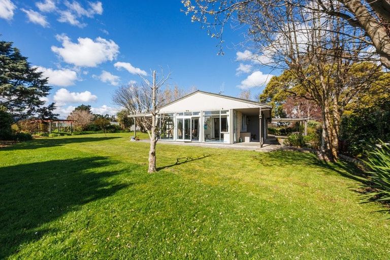 Photo of property in 879 Reid Line East, Bunnythorpe, Palmerston North, 4481
