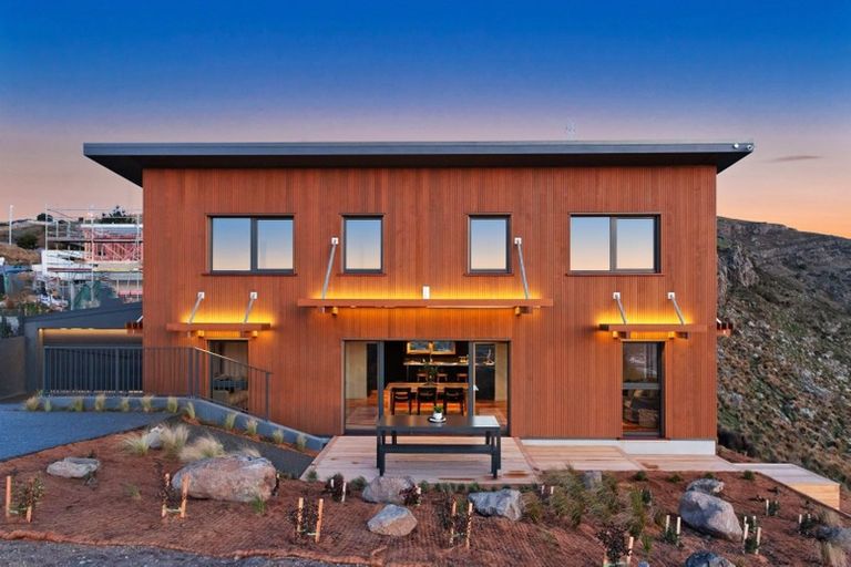 Photo of property in 1 Parkridge Place, Mount Pleasant, Christchurch, 8081