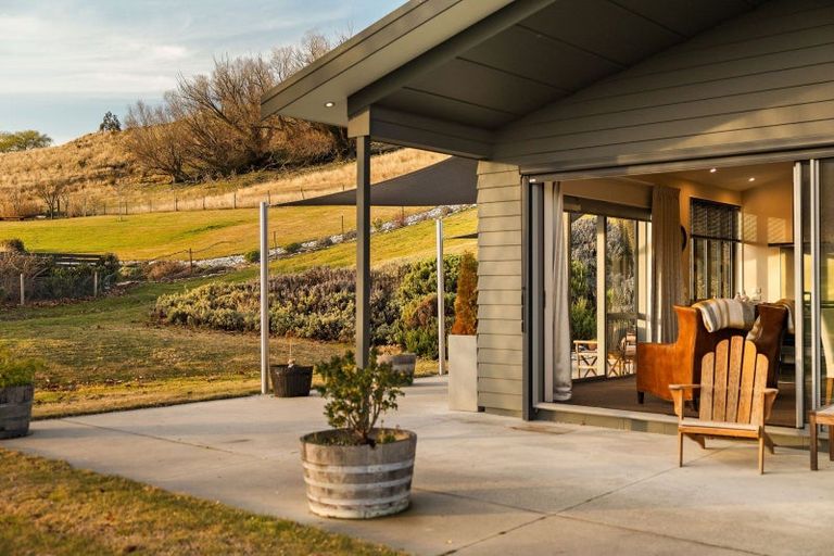 Photo of property in 44 Springbank Grove, Lower Shotover, Queenstown, 9371
