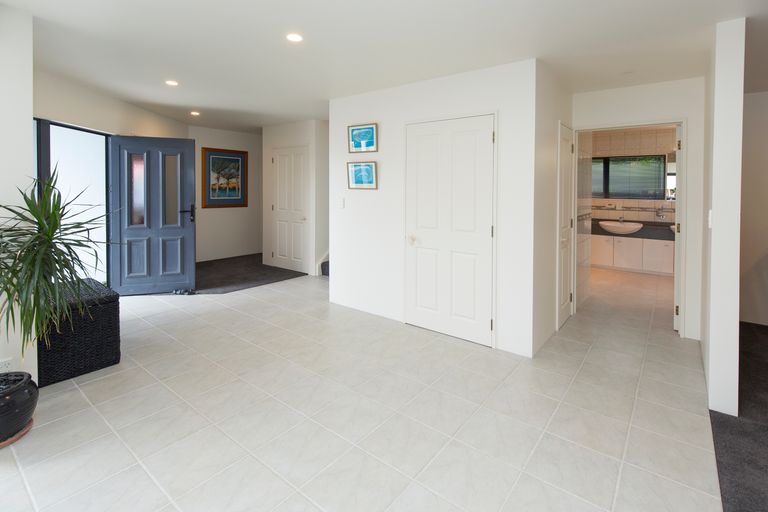 Photo of property in 62 Stanmore Bay Road, Stanmore Bay, Whangaparaoa, 0932