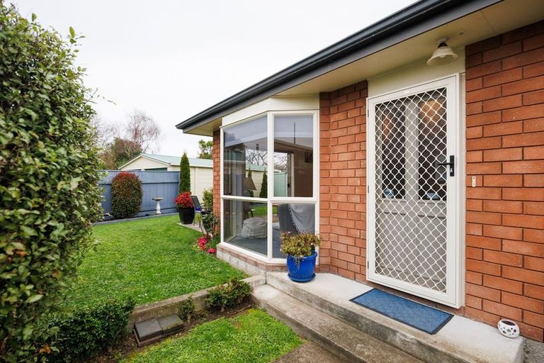 Photo of property in 1 Eton Place, Terrace End, Palmerston North, 4410
