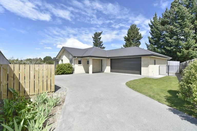 Photo of property in 12 Willowby Lane, Rangiora, 7400
