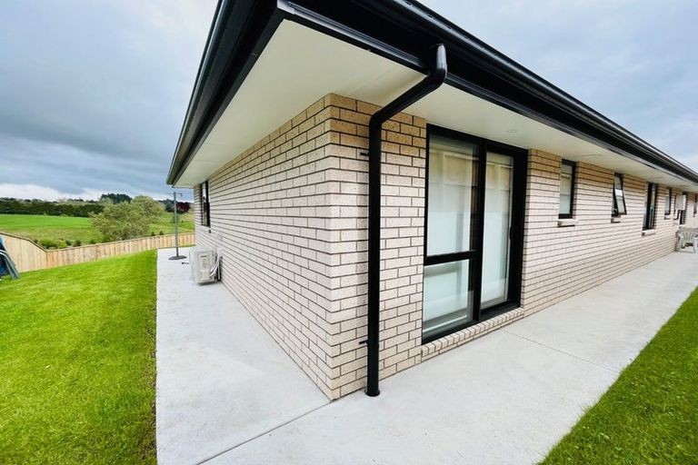 Photo of property in 55 Leathem Crescent, Pokeno, 2402