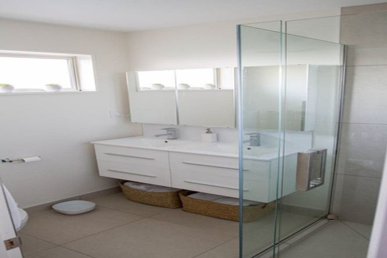 Photo of property in 17 Six Silvers Avenue, Halswell, Christchurch, 8025