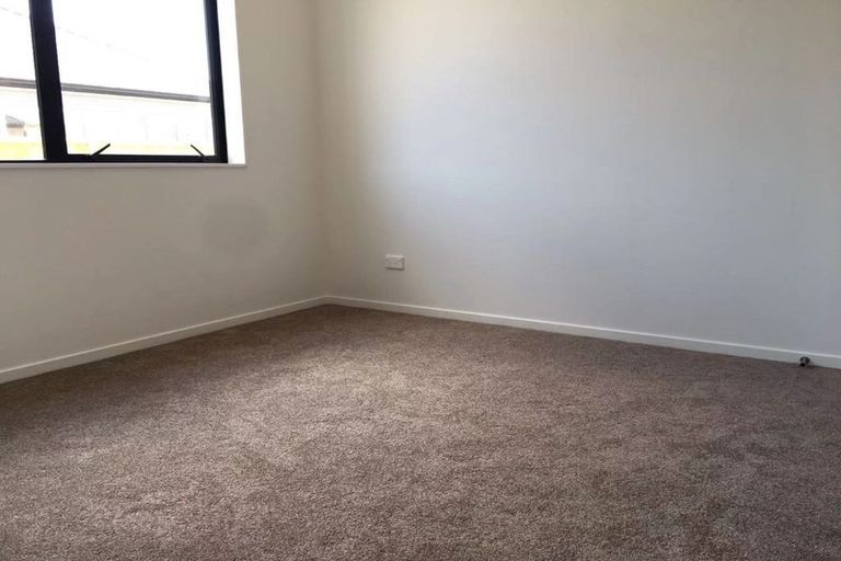 Photo of property in 6 Twin Parks Rise, Papakura, 2110