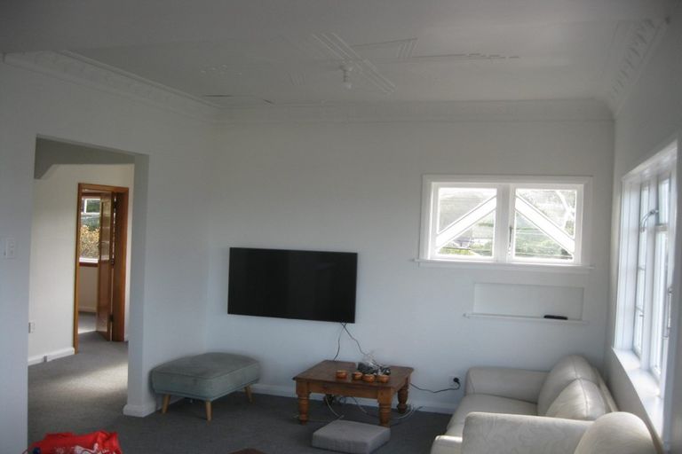 Photo of property in 57 Mills Road, Brooklyn, Wellington, 6021