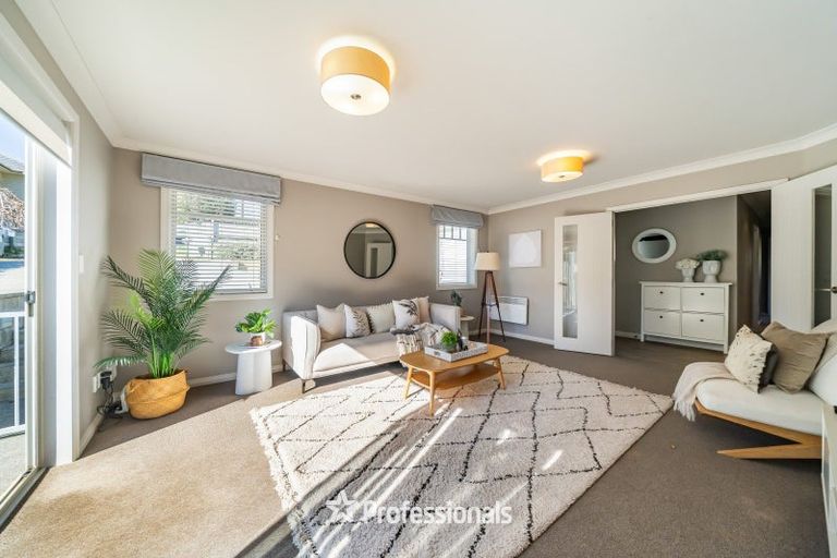 Photo of property in 14 Ronald Scott Grove, Riverstone Terraces, Upper Hutt, 5018