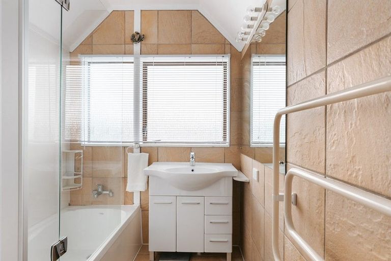 Photo of property in 8a Alpha Avenue, Coastlands, Whakatane, 3120