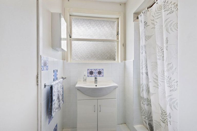 Photo of property in 56 Motuhara Road, Plimmerton, Porirua, 5026