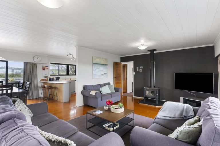 Photo of property in 48 Parkhurst Road, Helensville, 0874