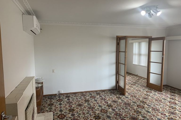 Photo of property in 42 Sunnyside Crescent, Papatoetoe, Auckland, 2025