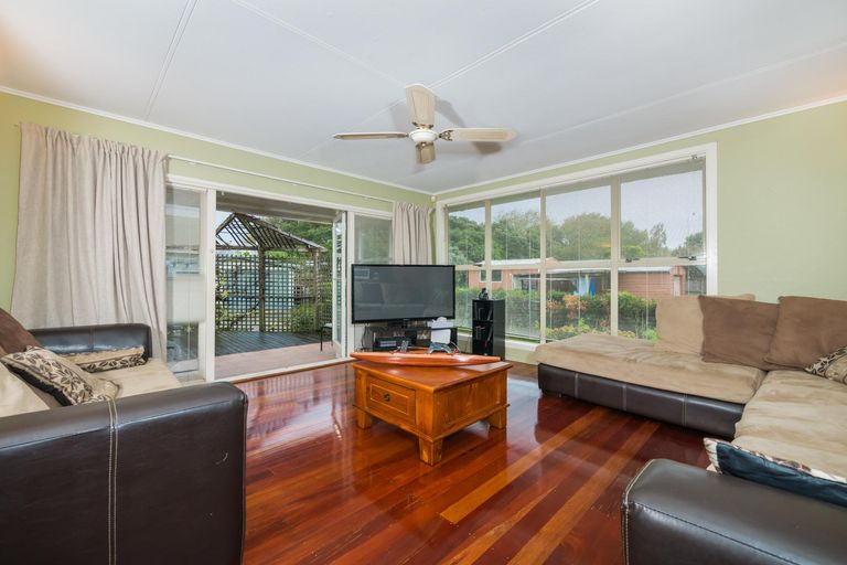 Photo of property in 55 Sullivan Avenue, Mangere Bridge, Auckland, 2022
