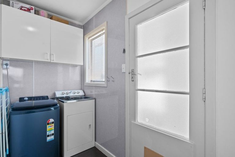 Photo of property in 220 Conyers Street, Strathern, Invercargill, 9812