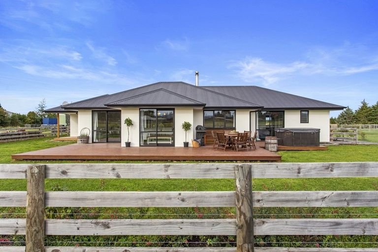 Photo of property in 174 Swamp Road, Loburn, Rangiora, 7472