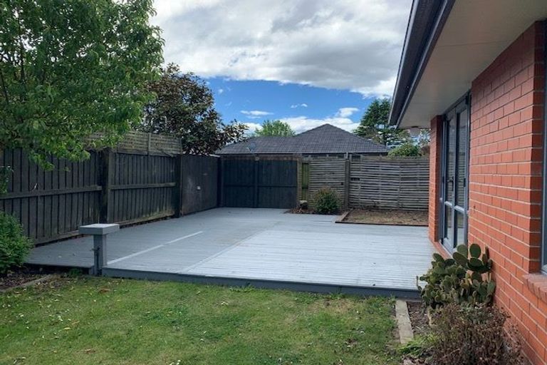 Photo of property in 294a Memorial Avenue, Burnside, Christchurch, 8053