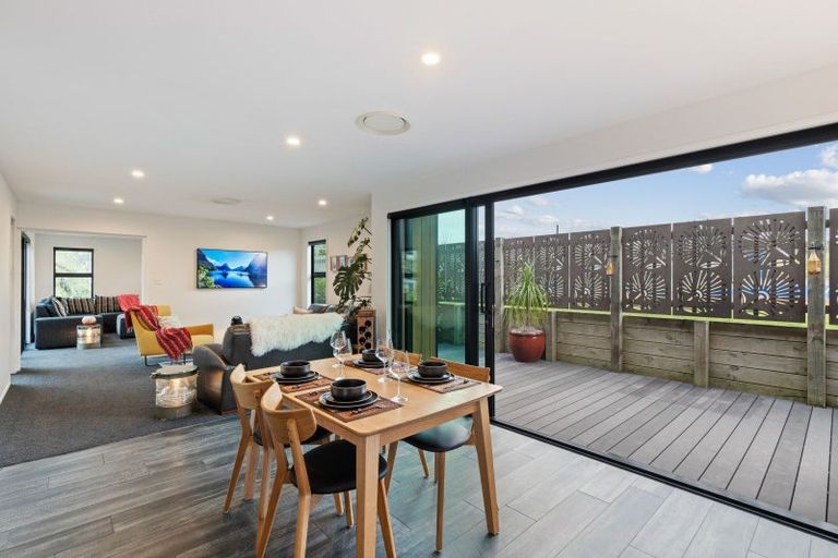 Photo of property in 12 Mackillop Way, Brooklands, New Plymouth, 4310