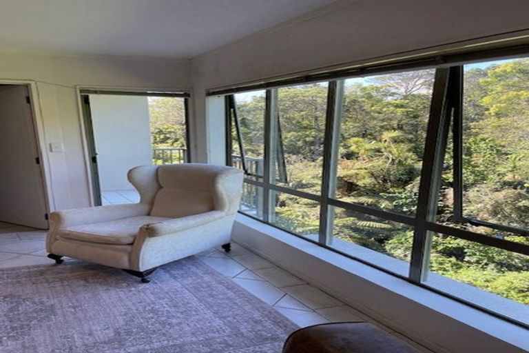 Photo of property in The Haven, 9/120 Beach Haven Road, Beach Haven, Auckland, 0626