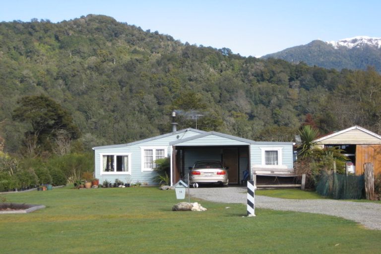 Photo of property in 18 Stafford Street, Blackball, 7804