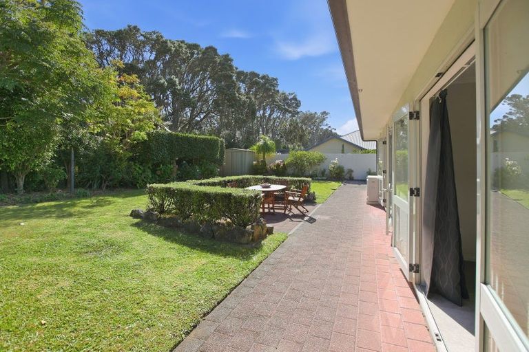 Photo of property in 5 Kawaroa Close, New Plymouth, 4310
