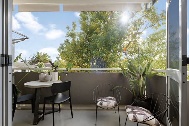 Photo of property in 325/26 Morningside Drive, Morningside, Auckland, 1025