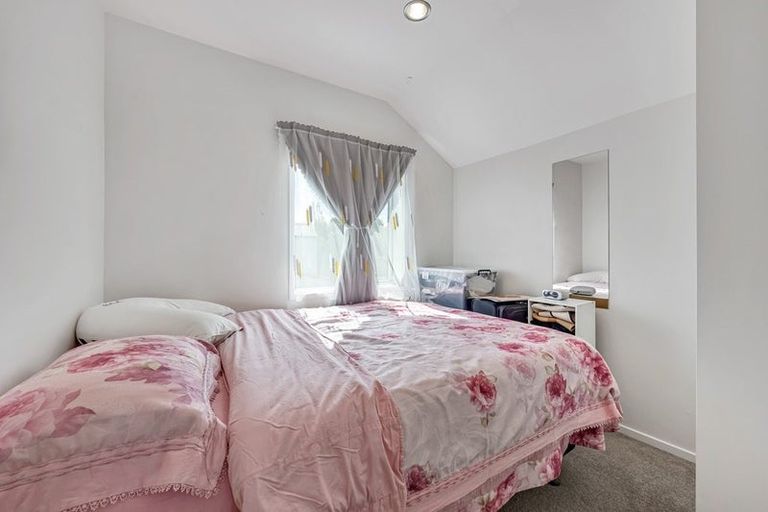 Photo of property in 8/30 John Jennings Drive, Oteha, Auckland, 0632