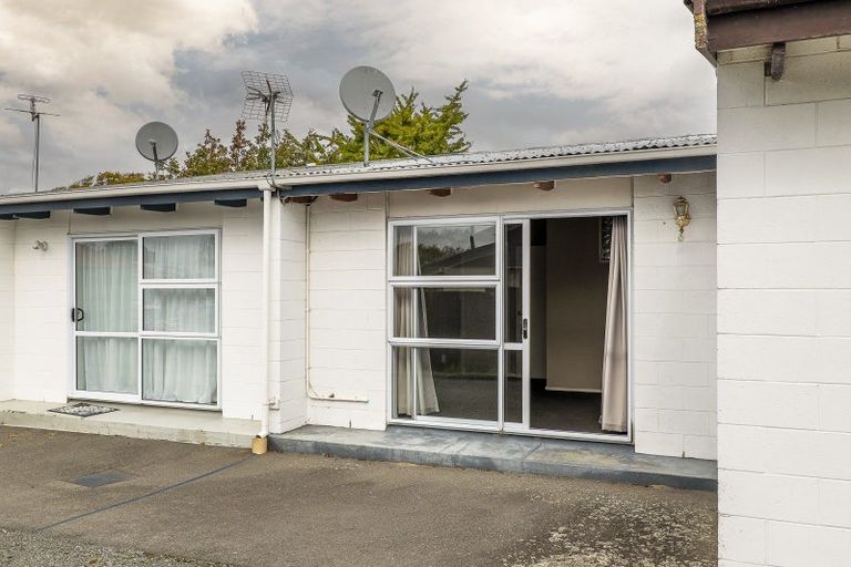 Photo of property in 2/17 Brake Street, Upper Riccarton, Christchurch, 8041