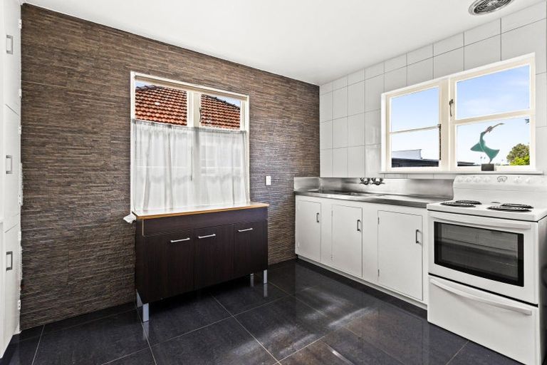 Photo of property in 104 Nuffield Avenue, Marewa, Napier, 4110